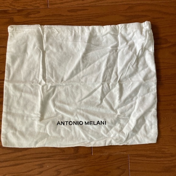 Antonio Melani Dust Cover 19” x 16” - Picture 1 of 4